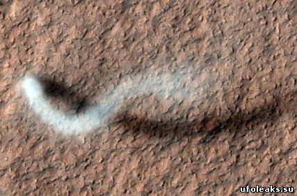 Песчаный смерч на Марсе